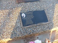 Headstone Val Geale